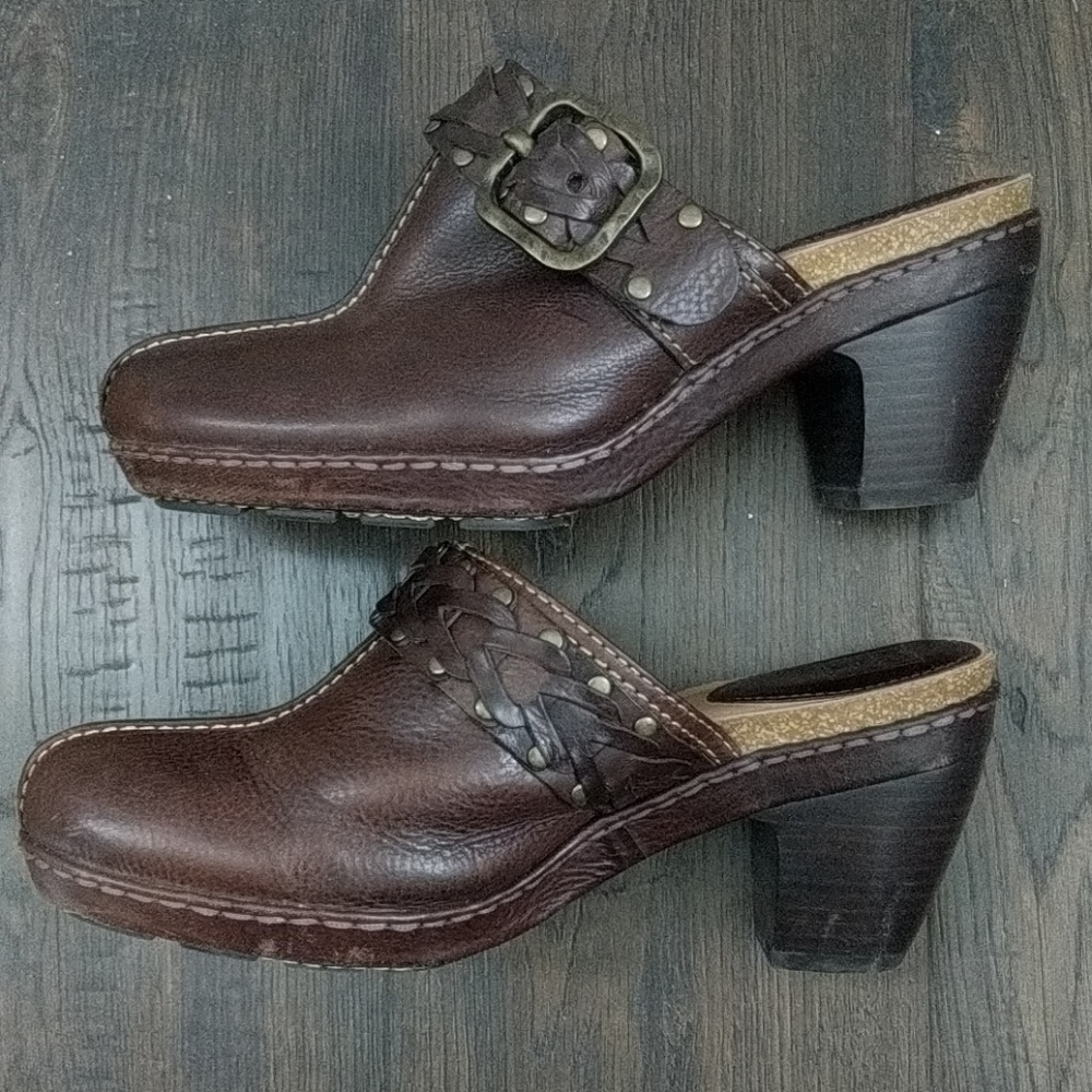 Lovely Dark brown learher Frye Clogs